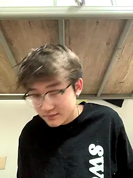 Snapshot of KK-cuteboy chatting on 11.30.25 KK-cuteboy online show from 11.30.25