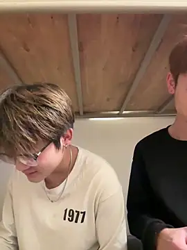 Snapshot of KK-cuteboy chatting on 12.05.25 KK-cuteboy online show from 12.05.25