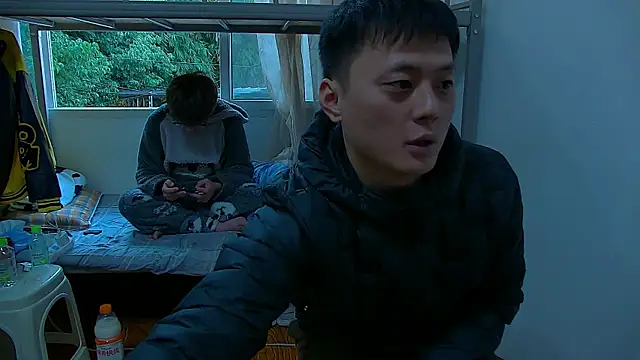 Snapshot of KK-cuteboy chatting on 12.15.25 KK-cuteboy online show from 12.15.25