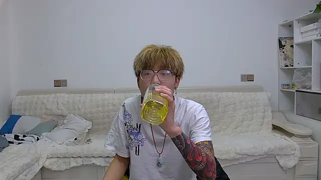 Snapshot of KK-cuteboy chatting on 02.25.26 KK-cuteboy online show from 02.25.26