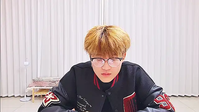 Snapshot of KK-cuteboy chatting on 04.01.26 KK-cuteboy online show from 04.01.26