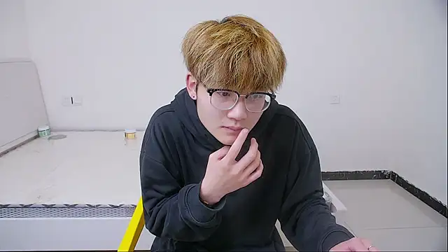 Snapshot of KK-cuteboy chatting on 04.03.26 KK-cuteboy online show from 04.03.26