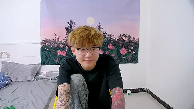 KK-cuteboy online show from 04.15.26