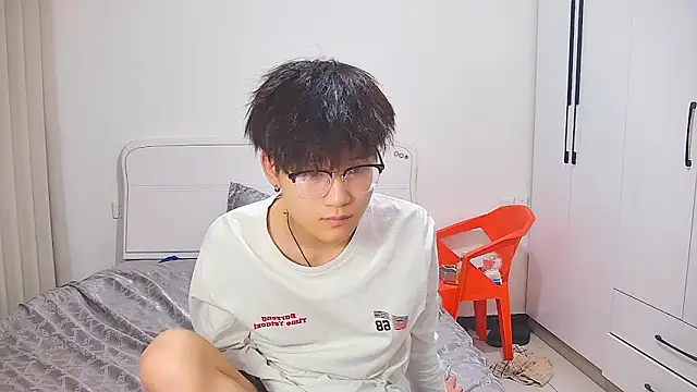 KK-cuteboy online show from 06.09.26