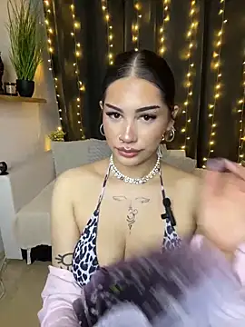 LoraShines online show from 06.11.26