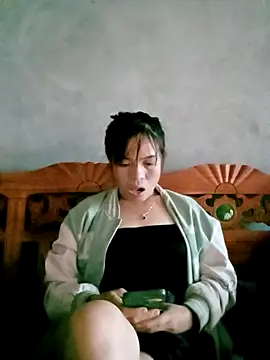 Snapshot of Alice_mu chatting on 10.16.25 Alice mu online show from 10.16.25