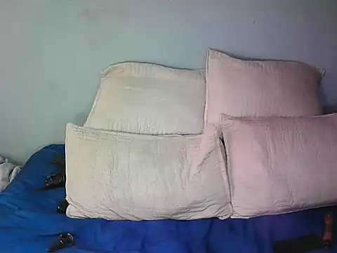 Snapshot of Bootyclit87xx chatting on 11.17.25 Bootyclit87xx online show from 11.17.25