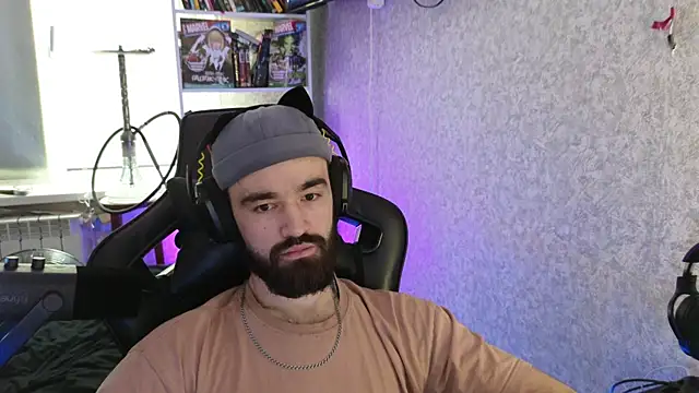 Nik Namee online show from 11.04.25