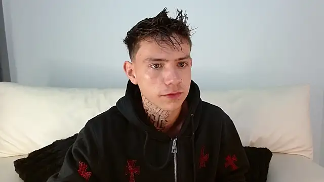 Snapshot of hot_teo_ chatting on 01.06.26 hot teo online show from 01.06.26