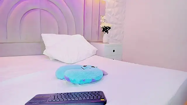 rebeca brown  online show from 01.14.26