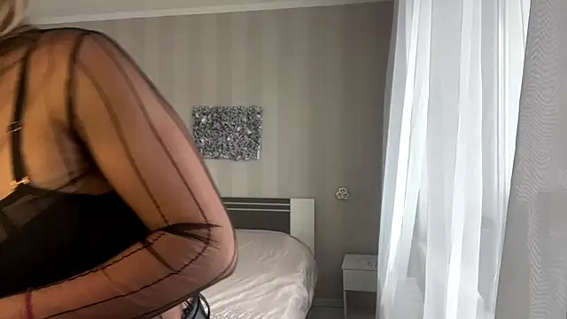 JadeExxa online show from 11.04.25