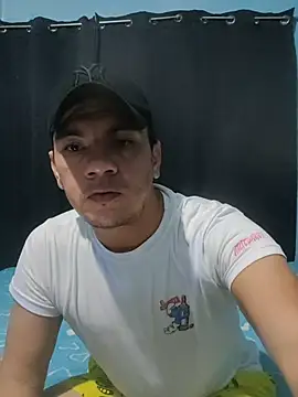 Snapshot of Aturo77 chatting on 11.17.25 Aturo77 online show from 11.17.25