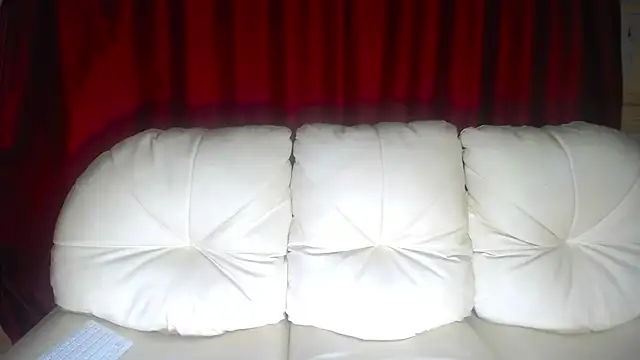 Snapshot of Esmeraldita782 chatting on 10.09.25 Esmeraldita782 online show from 10.09.25