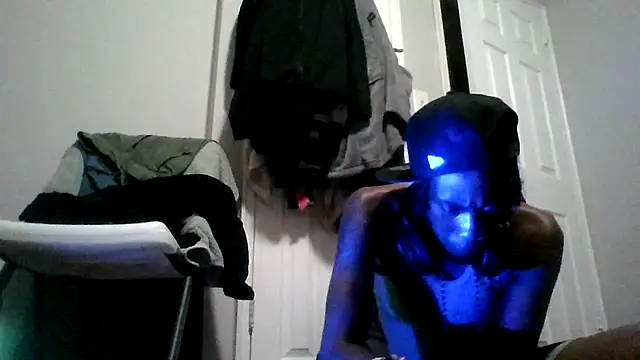 Snapshot of dezzidavill chatting on 06.30.26 dezzidavill online show from 06.30.26