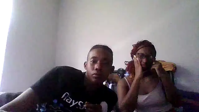 Snapshot of dezzidavill chatting on 07.19.26 dezzidavill online show from 07.19.26