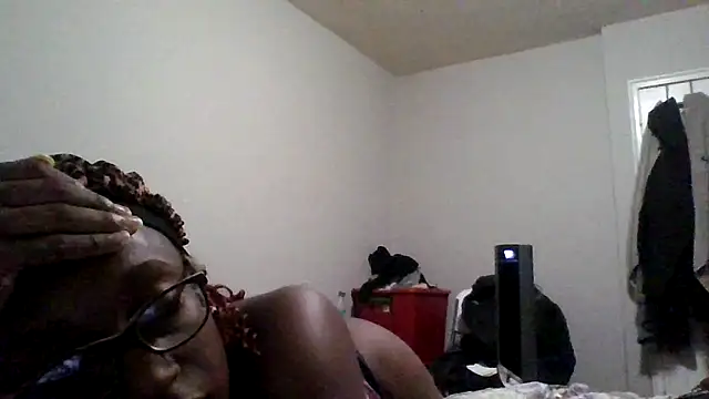 Snapshot of dezzidavill chatting on 07.25.26 dezzidavill online show from 07.25.26