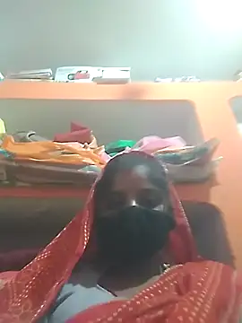 Snapshot of nainshilodhi28 chatting on 10.21.25 nainshilodhi28 online show from 10.21.25