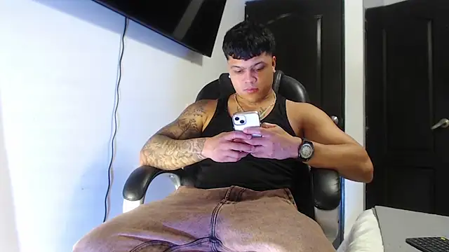 Boyhot 00 online show from 12.16.25