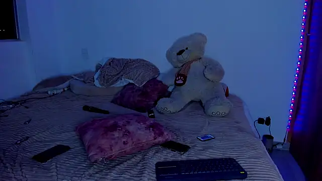 Snapshot of majo_gallego chatting on 03.25.26 majo gallego online show from 03.25.26