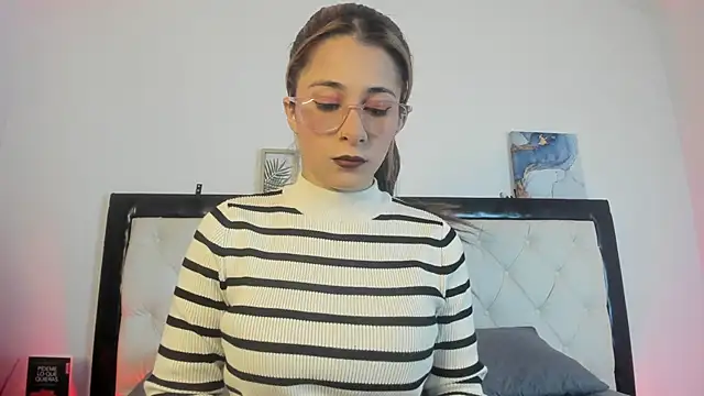 Sara Roades online show from 10.30.25