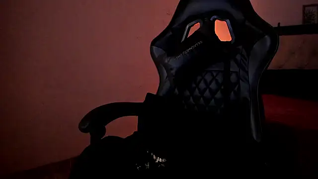 Sara Roades online show from 12.05.25