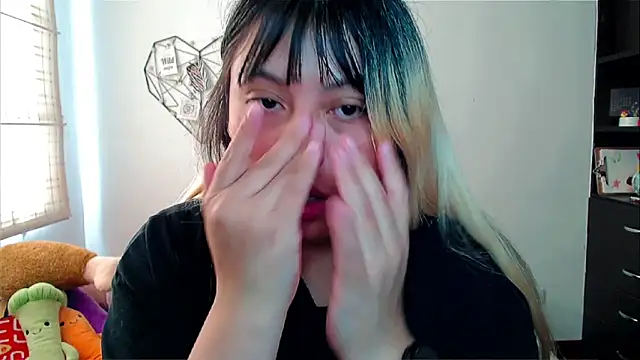 EllieMoonX online show from 12.19.25