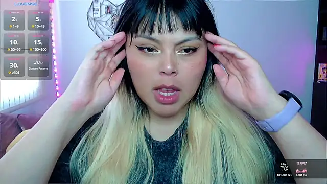 EllieMoonX online show from 04.24.26