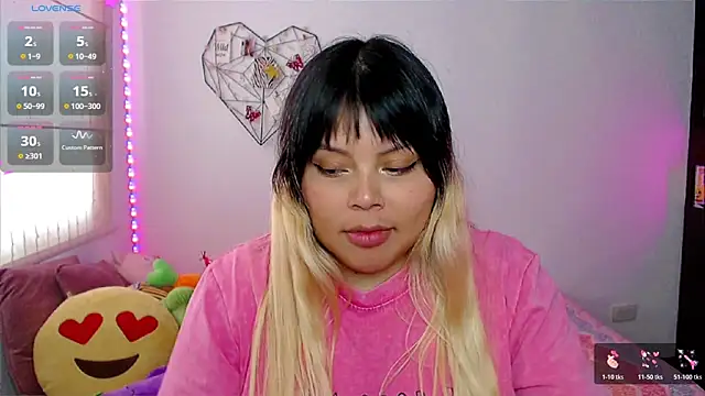 EllieMoonX online show from 04.27.26