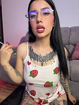 Lucy 699 online show from 05.15.26