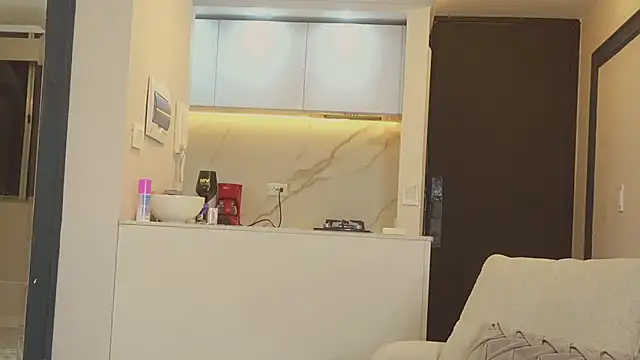 AbrilColls  online show from 11.04.25