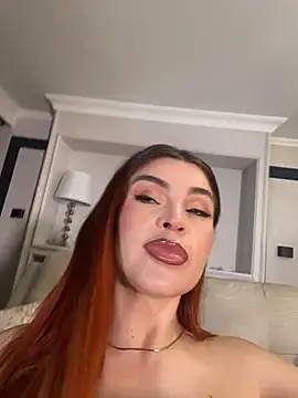 AbrilColls  online show from 06.10.26