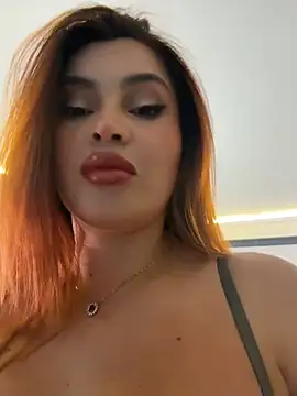 AbrilColls  online show from 07.08.26