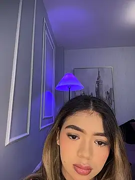 HoneyMollyX online show from 10.19.25