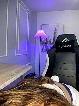 HoneyMollyX online show from 10.26.25