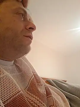 Snapshot of DelayedAnalog720 chatting on 02.16.26 DelayedAnalog720 online show from 02.16.26