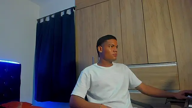 isaac master77 online show from 11.11.25