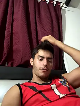 Snapshot of Juandmc1706 chatting on 10.28.25 Juandmc1706 online show from 10.28.25