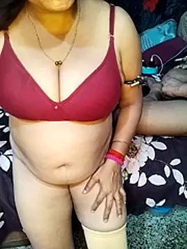 Snapshot of modhu82 chatting on 11.01.25 modhu82 online show from 11.01.25