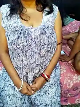 Snapshot of modhu82 chatting on 11.16.25 modhu82 online show from 11.16.25