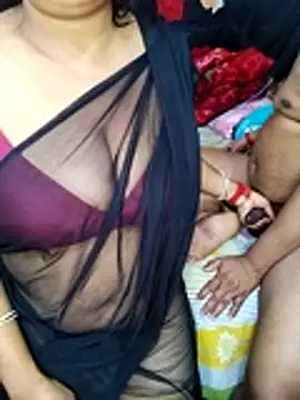 Snapshot of modhu82 chatting on 12.18.25 modhu82 online show from 12.18.25