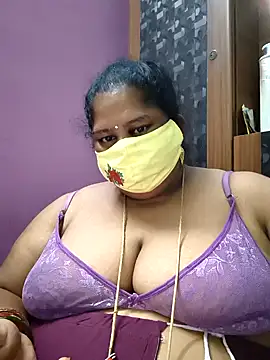 Snapshot of sweetrevathi chatting on 10.26.25 sweetrevathi online show from 10.26.25