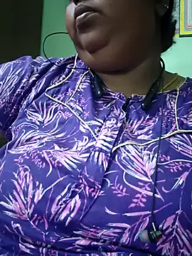 Snapshot of sweetrevathi chatting on 10.30.25 sweetrevathi online show from 10.30.25