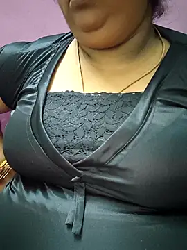 Snapshot of sweetrevathi chatting on 11.18.25 sweetrevathi online show from 11.18.25