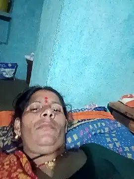 Snapshot of Tr_kirti chatting on 10.12.25 Tr kirti online show from 10.12.25