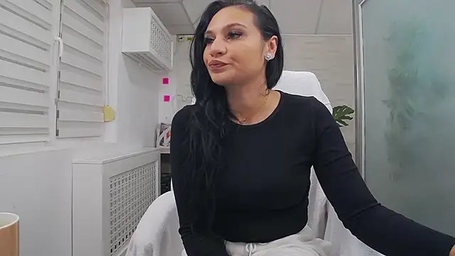 Snapshot of YaraXCox chatting on 11.07.25 YaraXCox online show from 11.07.25