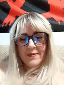 Amelialove42 online show from 12.15.25