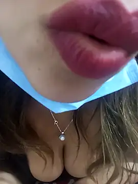 Snapshot of FATIFATIMOROC chatting on 02.18.26 FATIFATIMOROC online show from 02.18.26