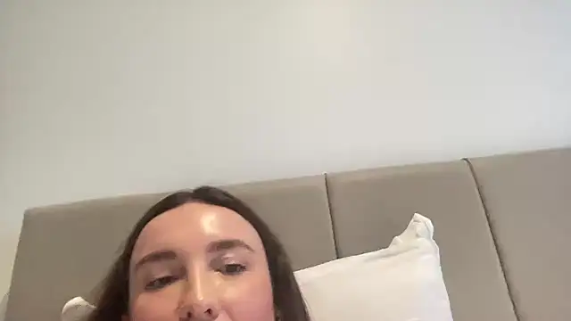 CArivora online show from 02.18.26