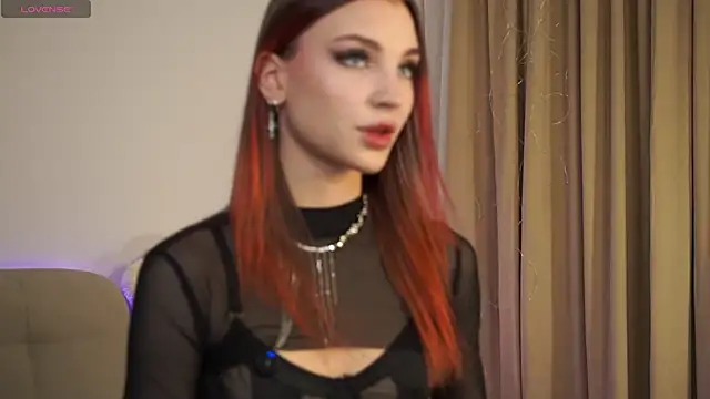 Snapshot of beckymadsons chatting on 10.12.25 beckymadsons online show from 10.12.25