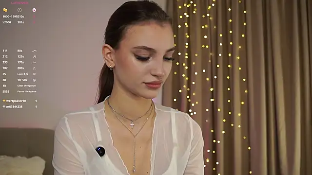 Snapshot of beckymadsons chatting on 10.25.25 beckymadsons online show from 10.25.25